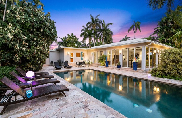 Tropical Oasis Las Olas Isles Canal-front. ¡Camina hacia la playa de Fort Lauderdale!