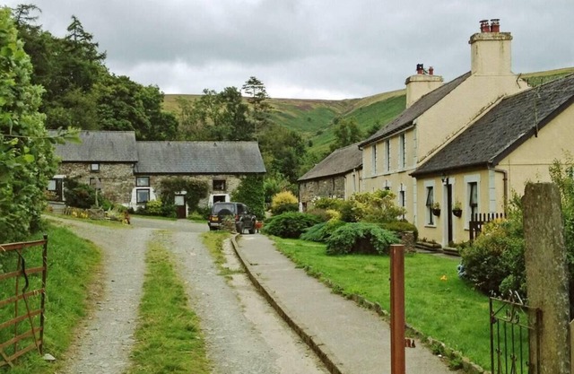 Relax in Sunset View Cottage on Cwmiar Farm