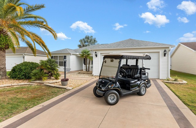 Relax in The Villages – 3BR w/ Golf Cart, Pet-Friendly & Prime Location!