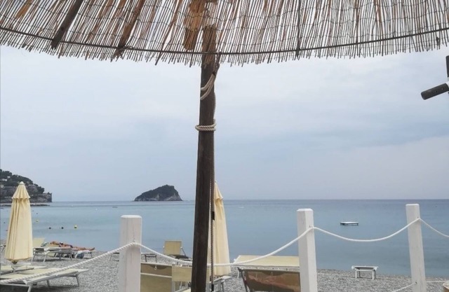 RELAX & SEASIDE ATMOSPHERE