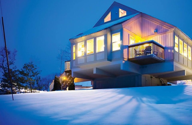 Relax & Unwind! BGV's Christmas Mountain Village-3 BR 3 Bath Townhome