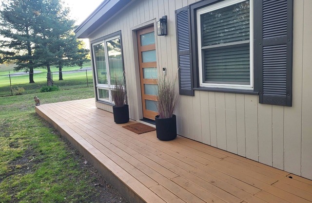 Relaxing 3BR Home with Golf Course View – Minutes from the lake