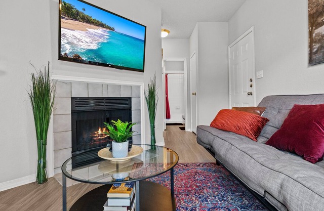 Relaxing Apartment by the Domain