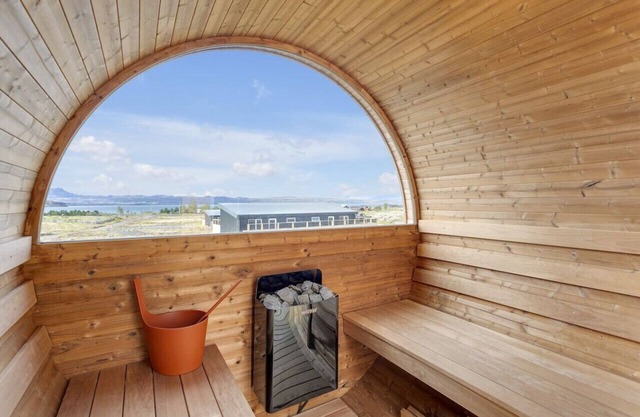 Relaxing Cabin w/ Hot Tub & Sauna - Serene Retreat