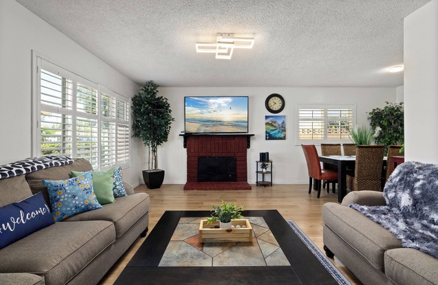 Relaxing Getaway w/ Game Room, Pickleball & More
