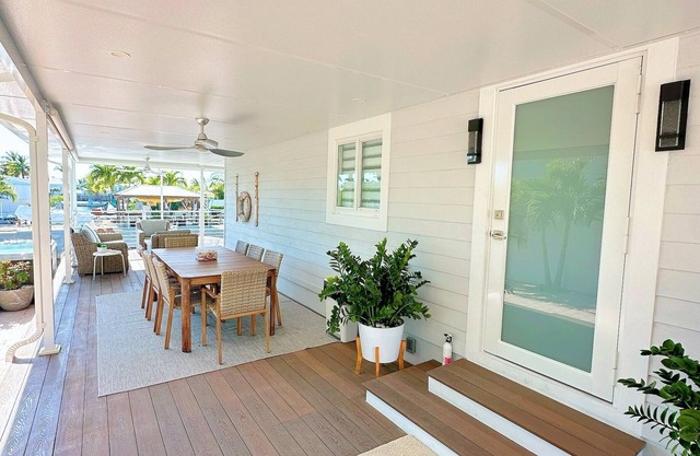 Cozy 2-bedroom home in Key Largo with WiFi, AC & 45’ Private Docking.