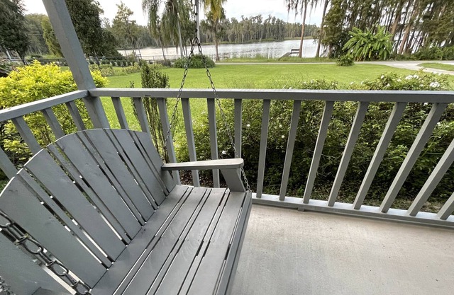 Relaxing Lakefront Home on Quiet Lake Glona