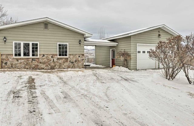 Wind River Home, dos casas completas en una, jacuzzi, cerca del centro con increíbles vistas a las montañas