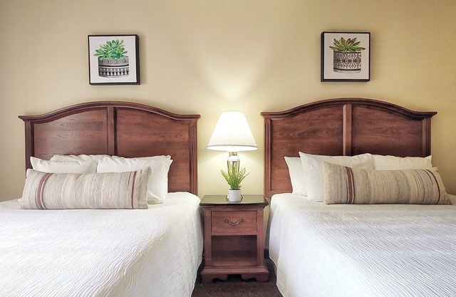 Relaxing Nature Stay! 3 Pet Friendly Suites w/Pool, Spa & Kayak Adventures!