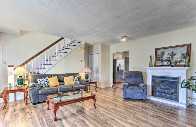 Relaxing New York Home w/ Boat Dock & Lake View!