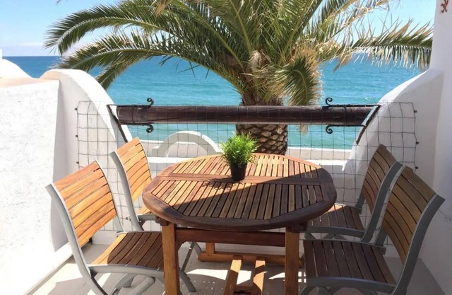 Apartamento frente al mar con Parking por Hostem