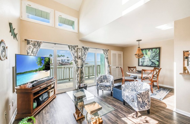 Relaxing Waterfront Condo - Sleeps 6, Boat-Friendly w/ Trailer Parking!