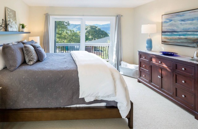 ¡NUEVO! Remodelado 2 habitaciones / 2bath Carmel Guesthouse con vistas espectaculares!