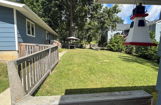 Remodeled house, fenced-in yard, 3 blocks from Lake Como& minutes to Lake Geneva