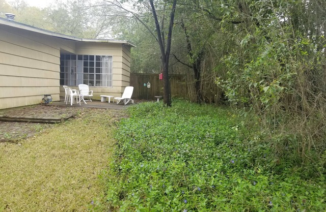 Bungalow 3Bedroom/3Bath Executive House suitable for Adult Business Travelers