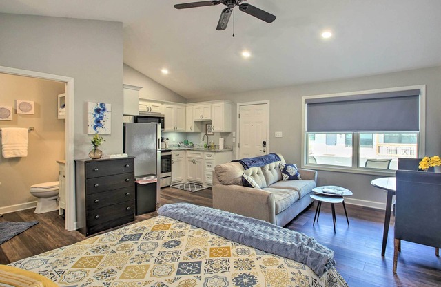 Renovated 1930s Cottage 4 < 1 Mi to Natl Park