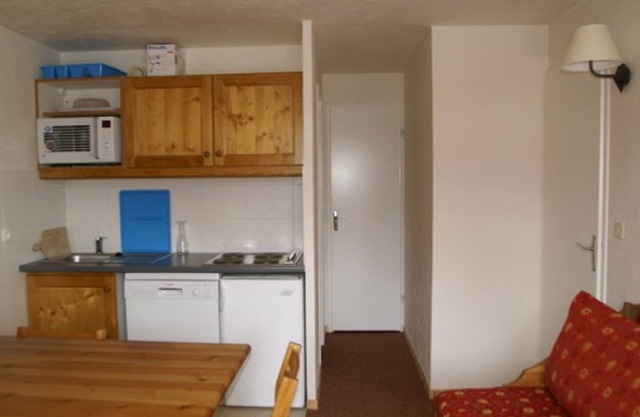 Apartamento renovado de 2 habitaciones con balcón a 50m de las pistas