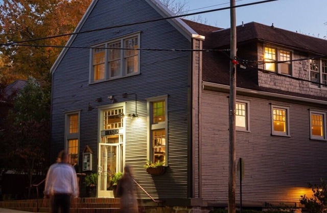 Camina hasta el centro de Asheville desde la iglesia renovada, Montford histórico