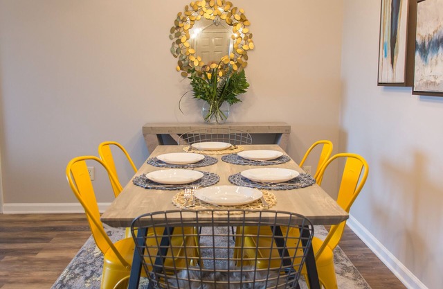 Renovated Condo Near Outlets, 3.5 Miles to the Beach