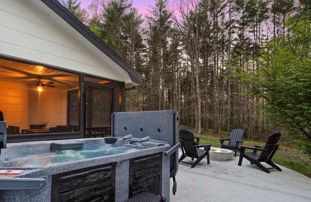 Renovated~Mountain Escape~Hot Tub~Family Fun