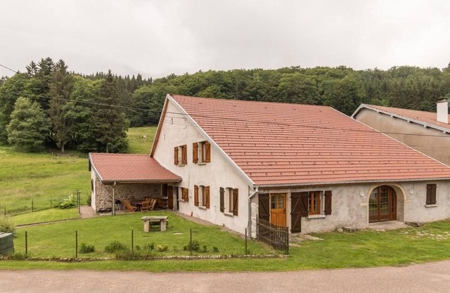 Antigua granja renovada en los Vosgos, ideal para familias