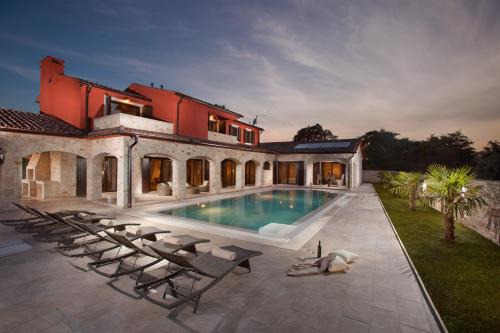 Residence Monaco for 10 people in Central Istria with 65 m2 private pool, large garden & spa