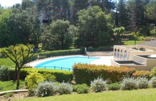 Residence near beaches with swimming pool, tennis, WIFI