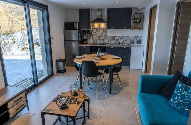 Residence Pramouton - Comfortable accommodation in the heart of a chalet