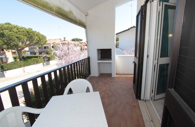 Apartamentos en una villa con piscina compartida en Lido Scacchi