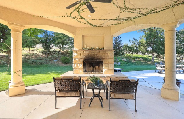 Resort Estate/Swimming Pool/Tennis Court