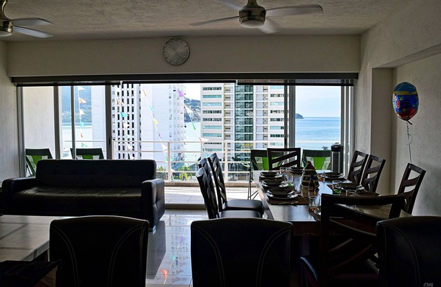Descanse con estilo y confort, Al lado de todo! Su casa de playa en Acapulco!