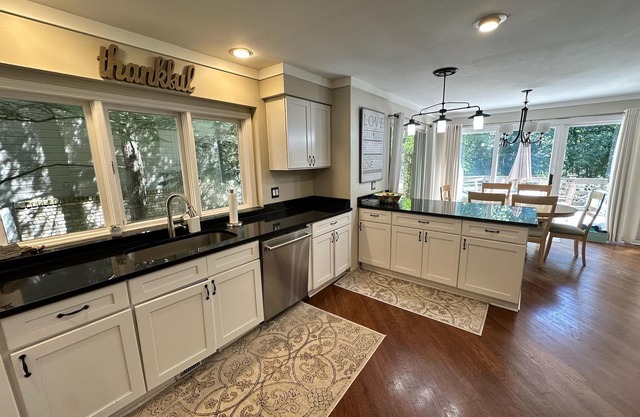 Retreat in the Hills Marvelous 4 bedroom 3 bath house in the woods