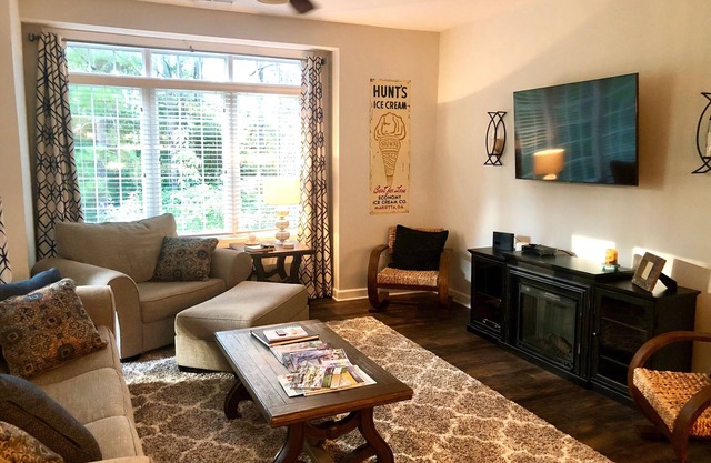 Reynolds Villa- Golf/Couples Retreat