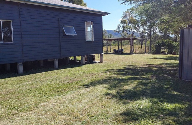 Ridge Top Farm House - 20 mins from Agnes Water/1770 - bush and beach holiday
