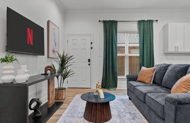 River Ranch New King Bed Kid Friendly Lux Hospital