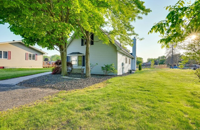 Riverfront Au Gres Cottage w/ Fire Pit & Grill!