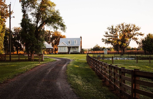 Riverfront Property - HOUSE & SUITE - Faith Based