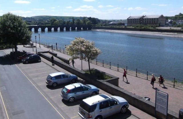 Riverside Court Apartment