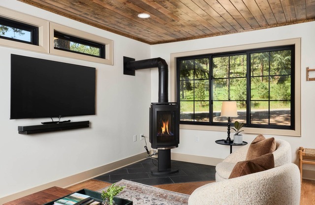 Escape to Riverhouse South: Relaxing Hot Tub, Fire Table & Cold Plunge