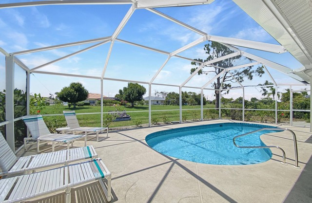 Villa con vista al río en Rotonda, piscina climatizada durante todo el año, capacidad para 6