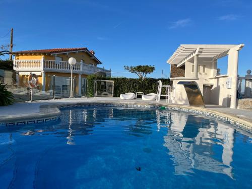 Robayera Family Beach Home