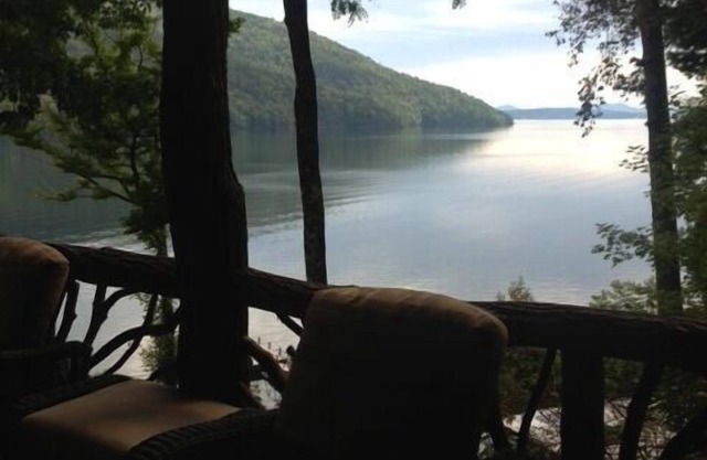 Robinson Lake Front Lodge en el lago Jocassee