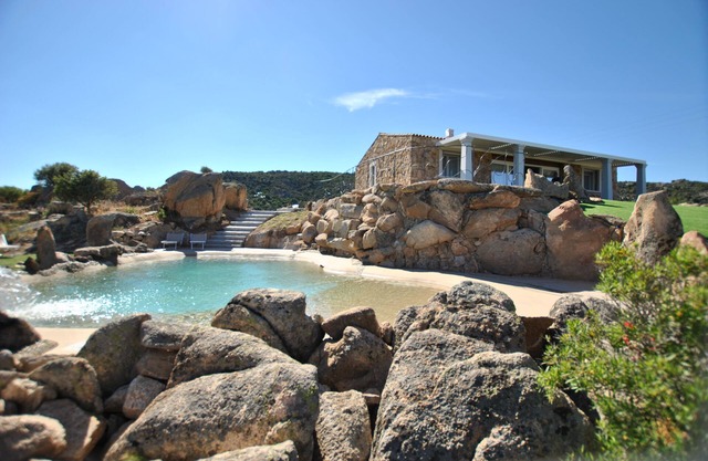 ROCK VILLA, villa and annex surrounded by nature