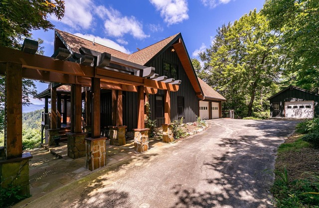 Abuelos Pórtico - 4BR, 3BA - Bañera de hidromasaje - 15min Para Blowing Rock - vistas a la montaña