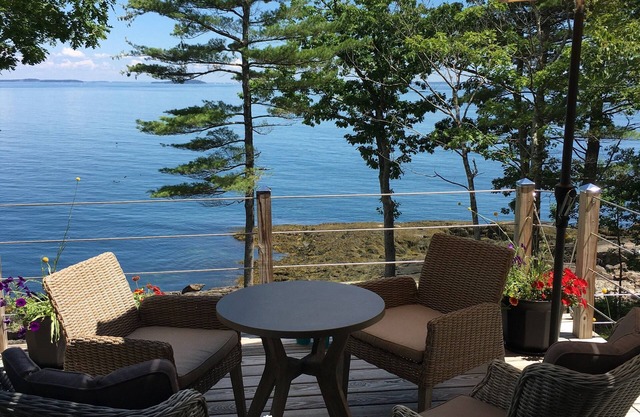Rockport Oceanfront / Designer perfection! Lujo para 4! Posiblemente 6. Camden 2 min.