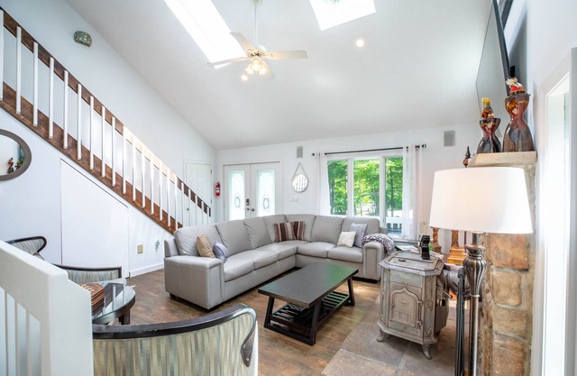 Rocky Forest Cabin - Lake / Skiing / Casino / Hiking