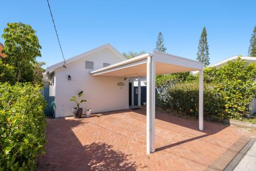 Rocky Shores Hideaway