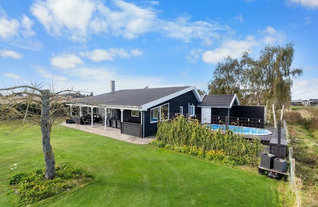 "Rolfkarl" - 250m from the sea by Interhome