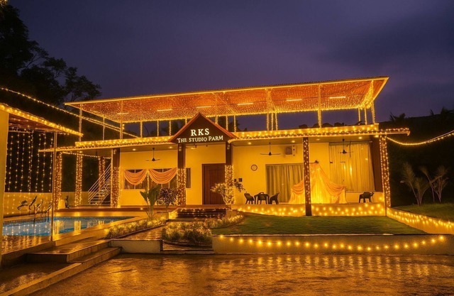 Romantic Jacuzzi Villa By RKS - The Studio Farm