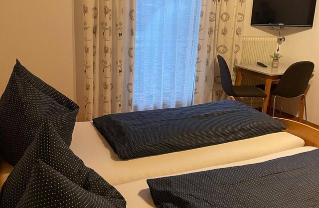 Room 4 - Double room, bathroom, WC - Haus St. Martin